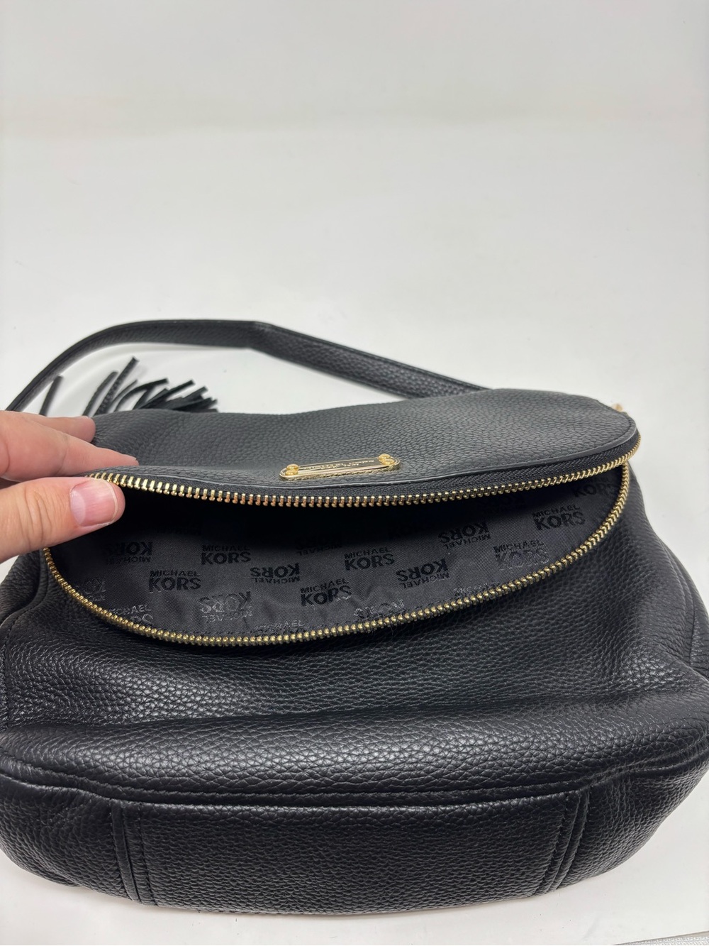 Michael Kors Black Pebbled Leather Bedford Tassel Purse Handbag - Picture 7 of 13